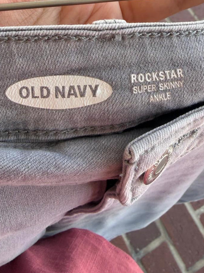 Old Navy skinny jeans ankle