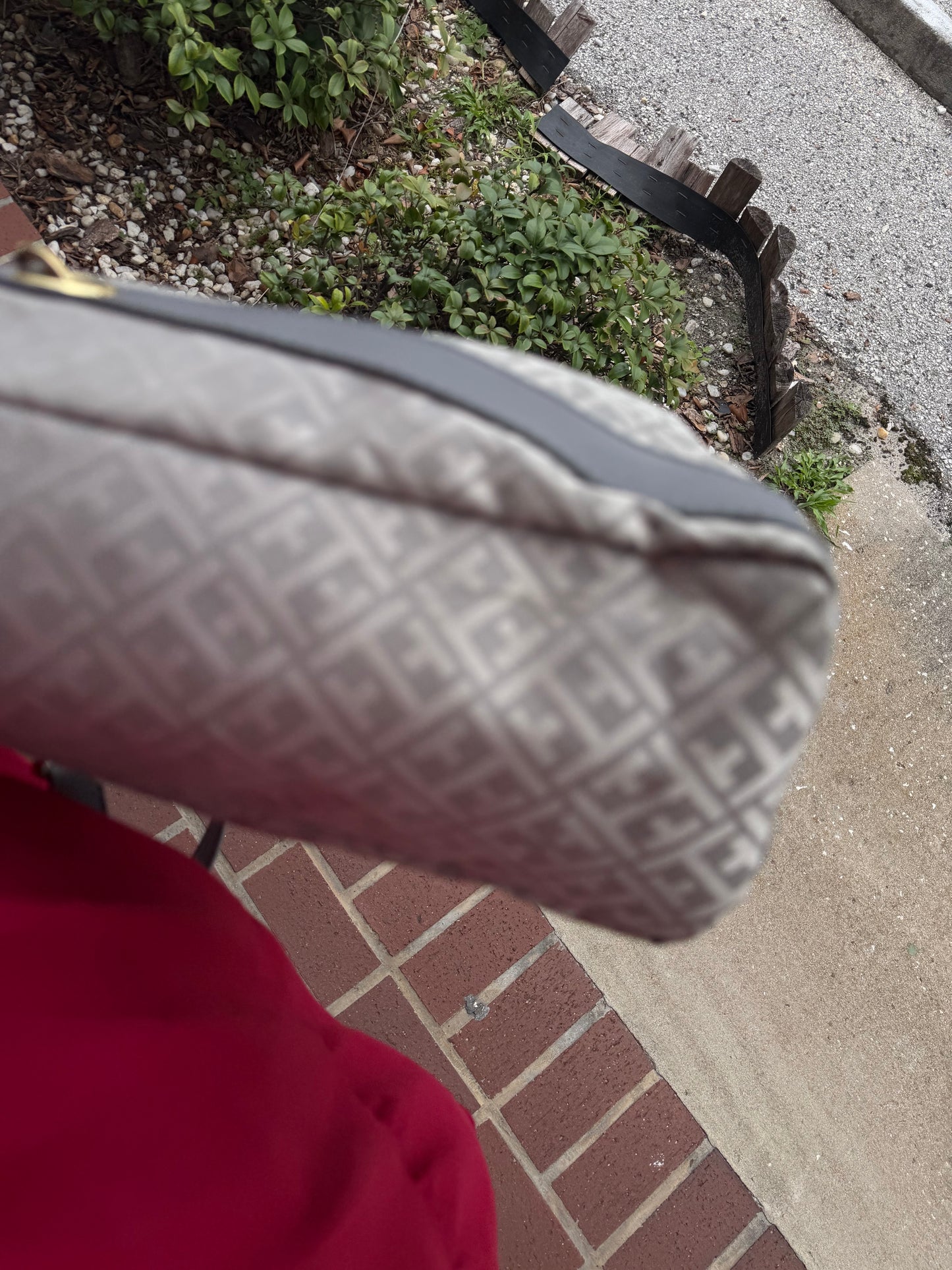 12165 Tommy Hilfiger signature bag