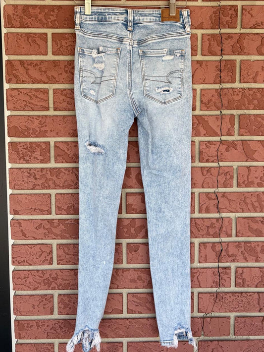 American Eagle light wash ripped denim jeans