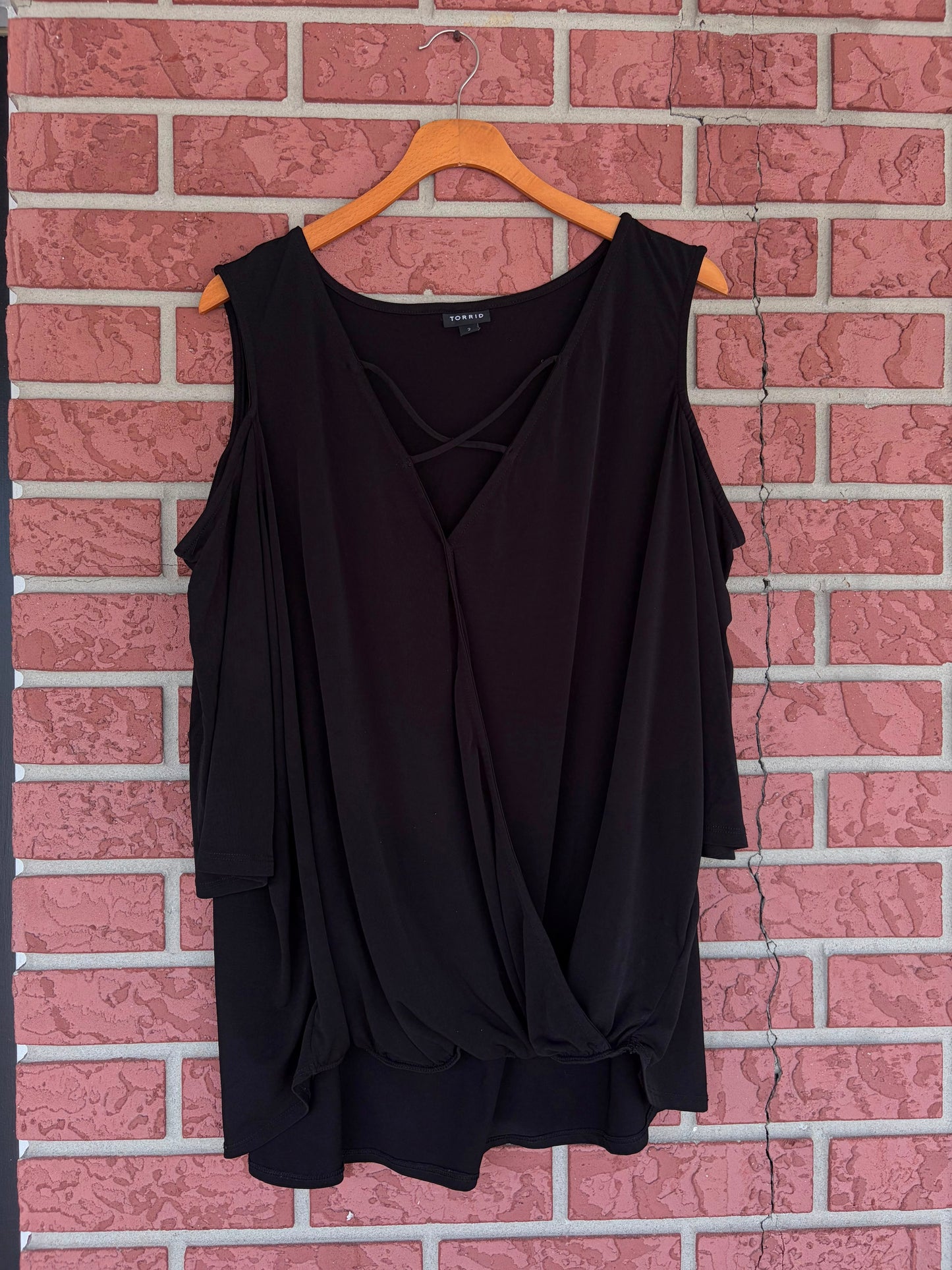 Torrid black top