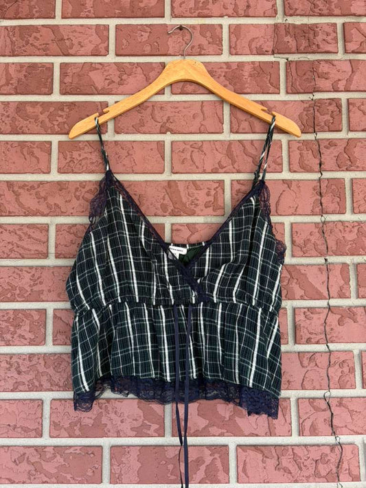 8568 American Eagle Plaid Top