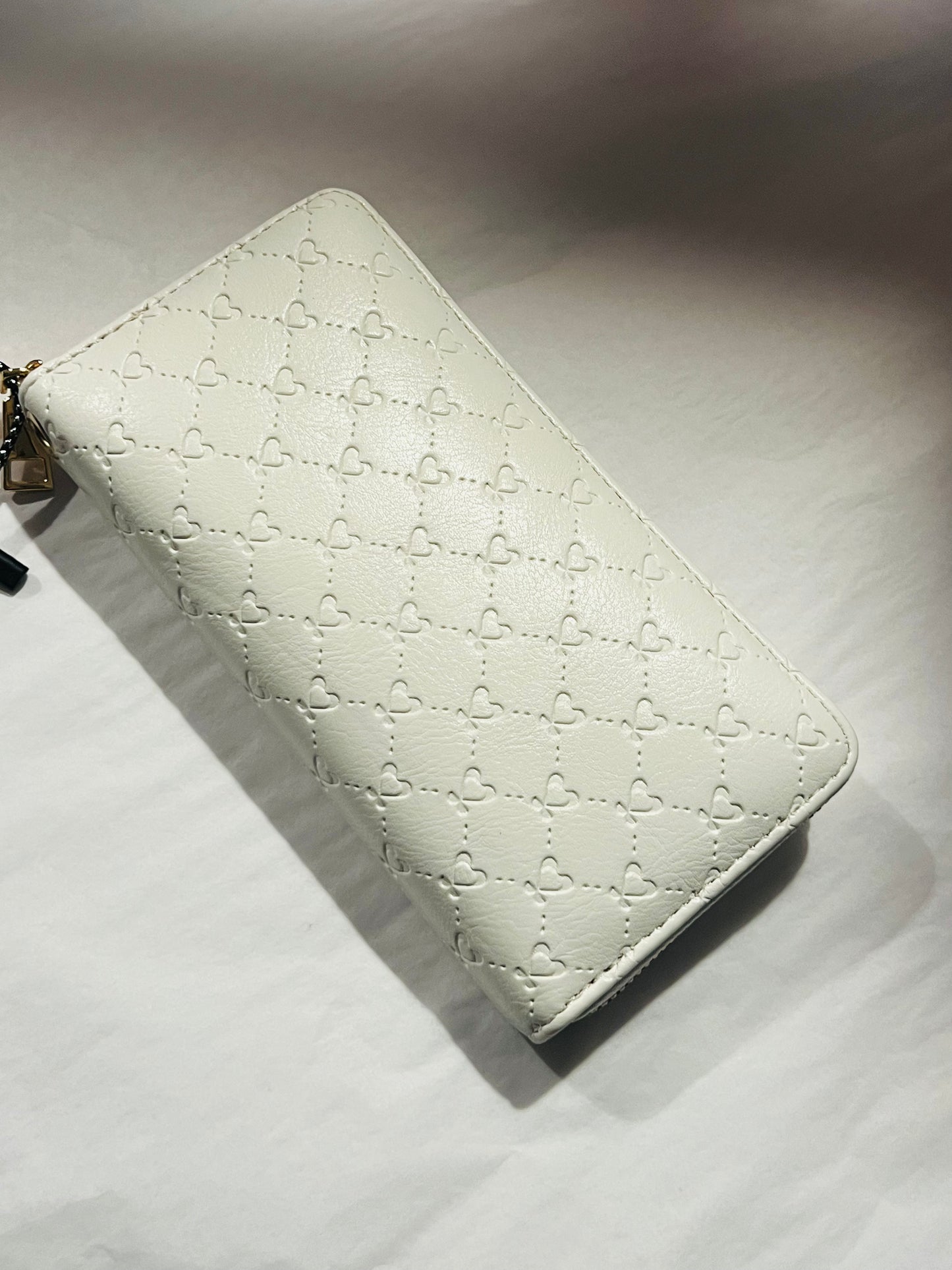 White wristlet wallet