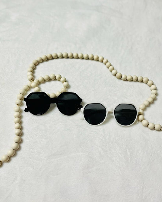 Sunnies black or white sunglasses